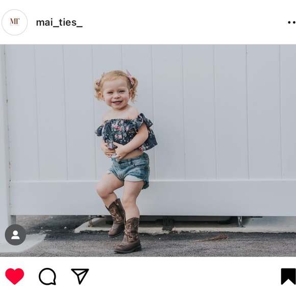 Flutter Tee 5T Mai Ties Boutique - Picture 8 of 10